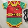 Body Bebê Super Heróis Mesversário Fantasia Robin + Máscara Amarelo G